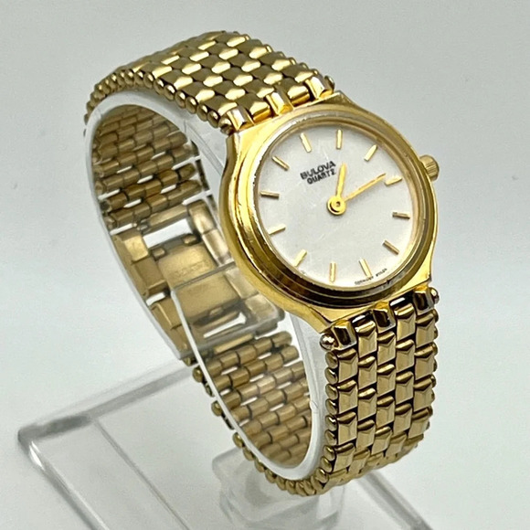 Vintage Bulova T2 1992 Germany Round White and Gold tones Ladies Watch Working